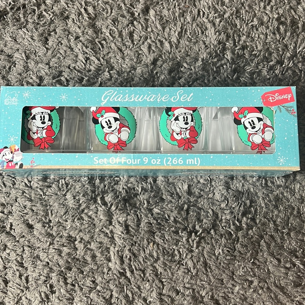 Mickey n Minnie Glassware set